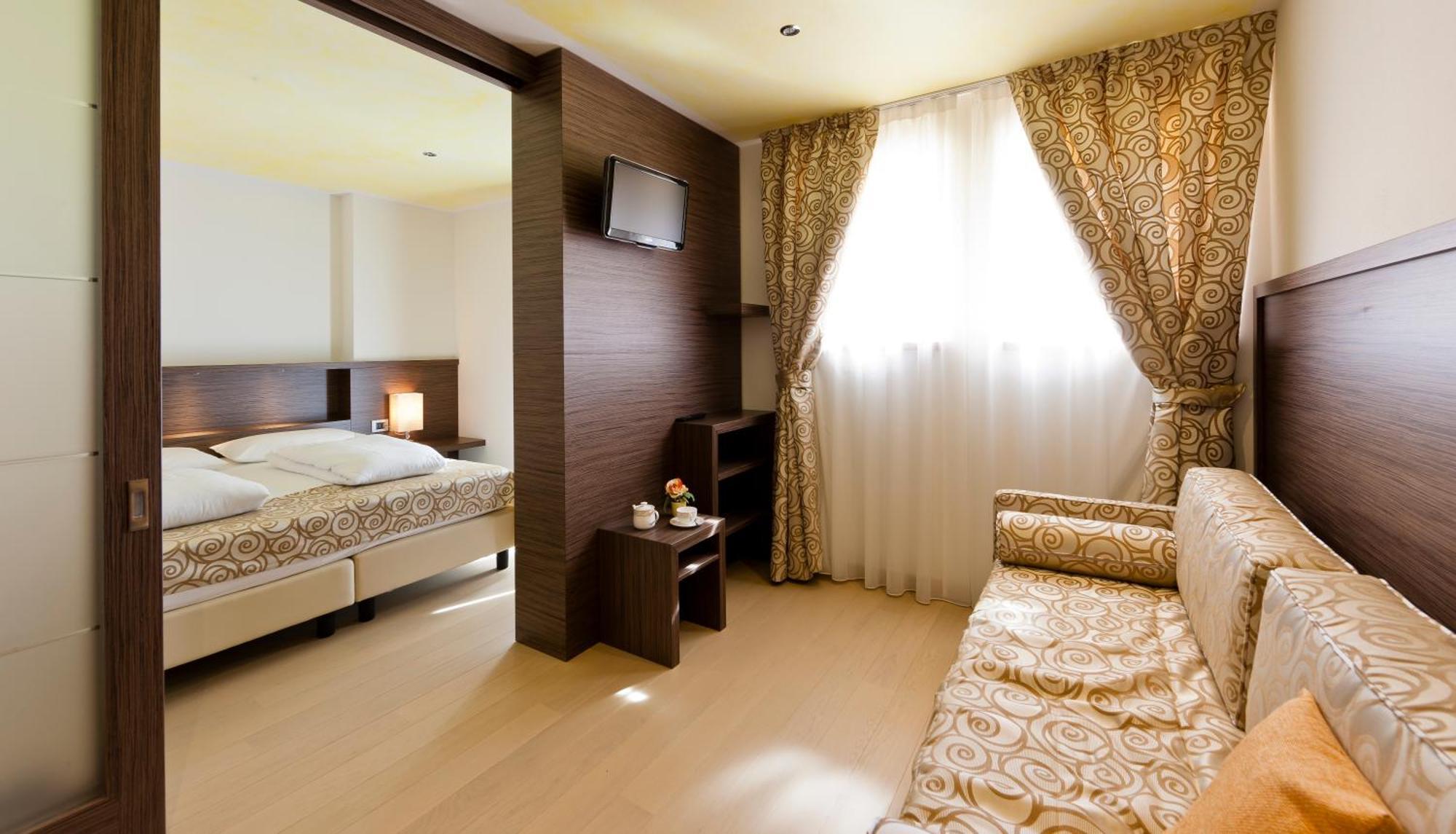 Family Hotel Serena Андало Екстериор снимка