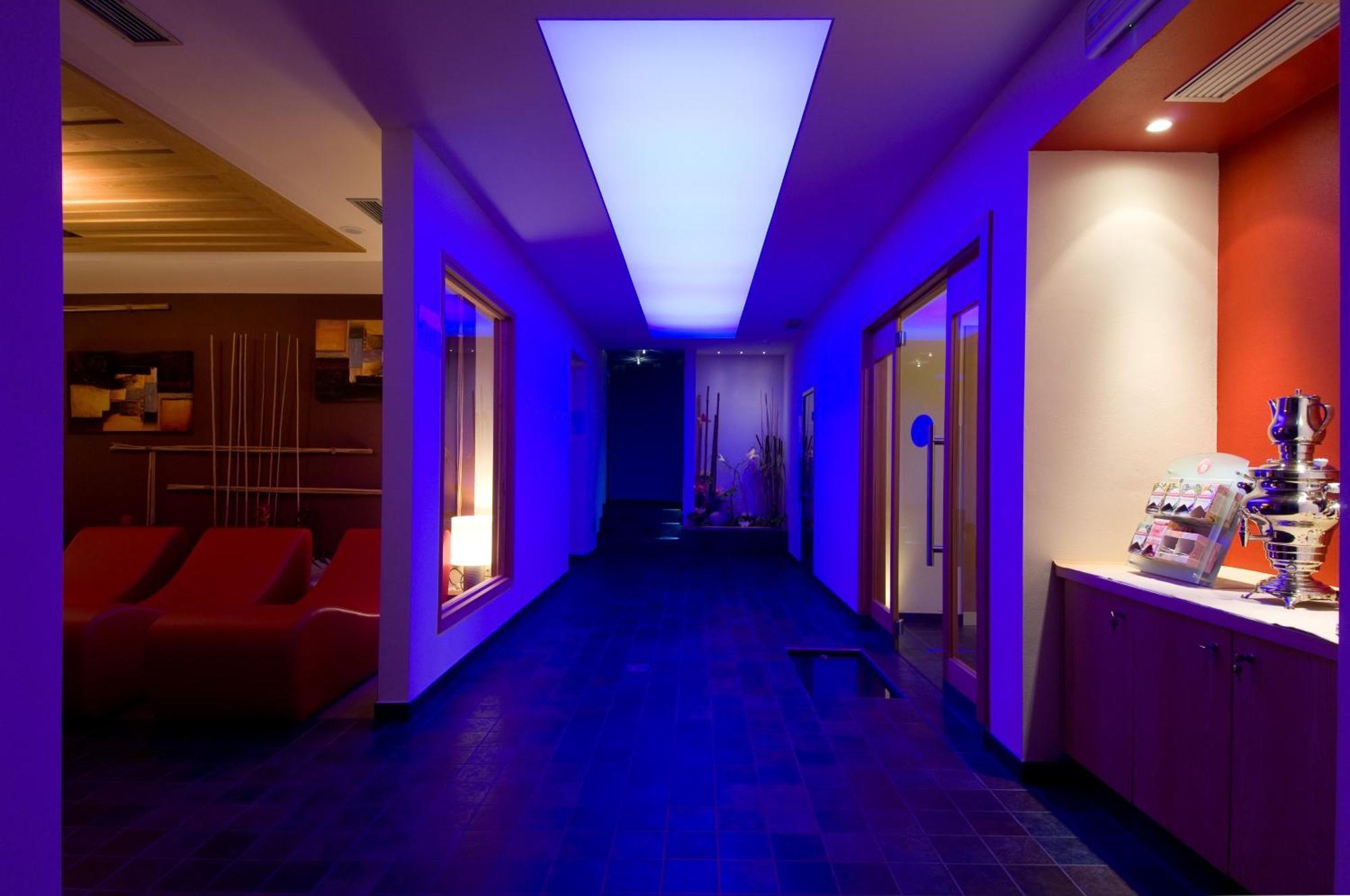 Family Hotel Serena Андало Екстериор снимка