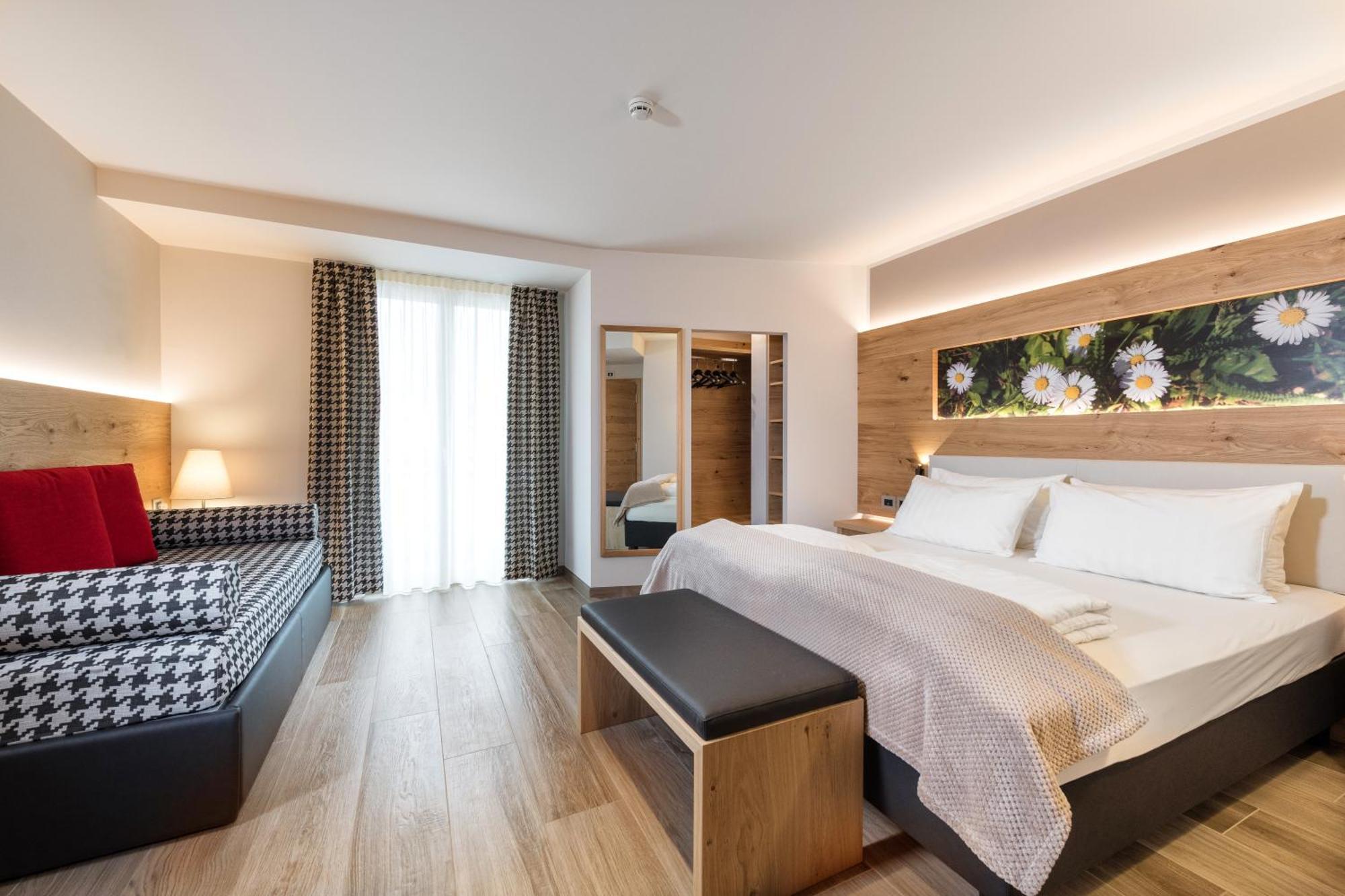 Family Hotel Serena Андало Екстериор снимка