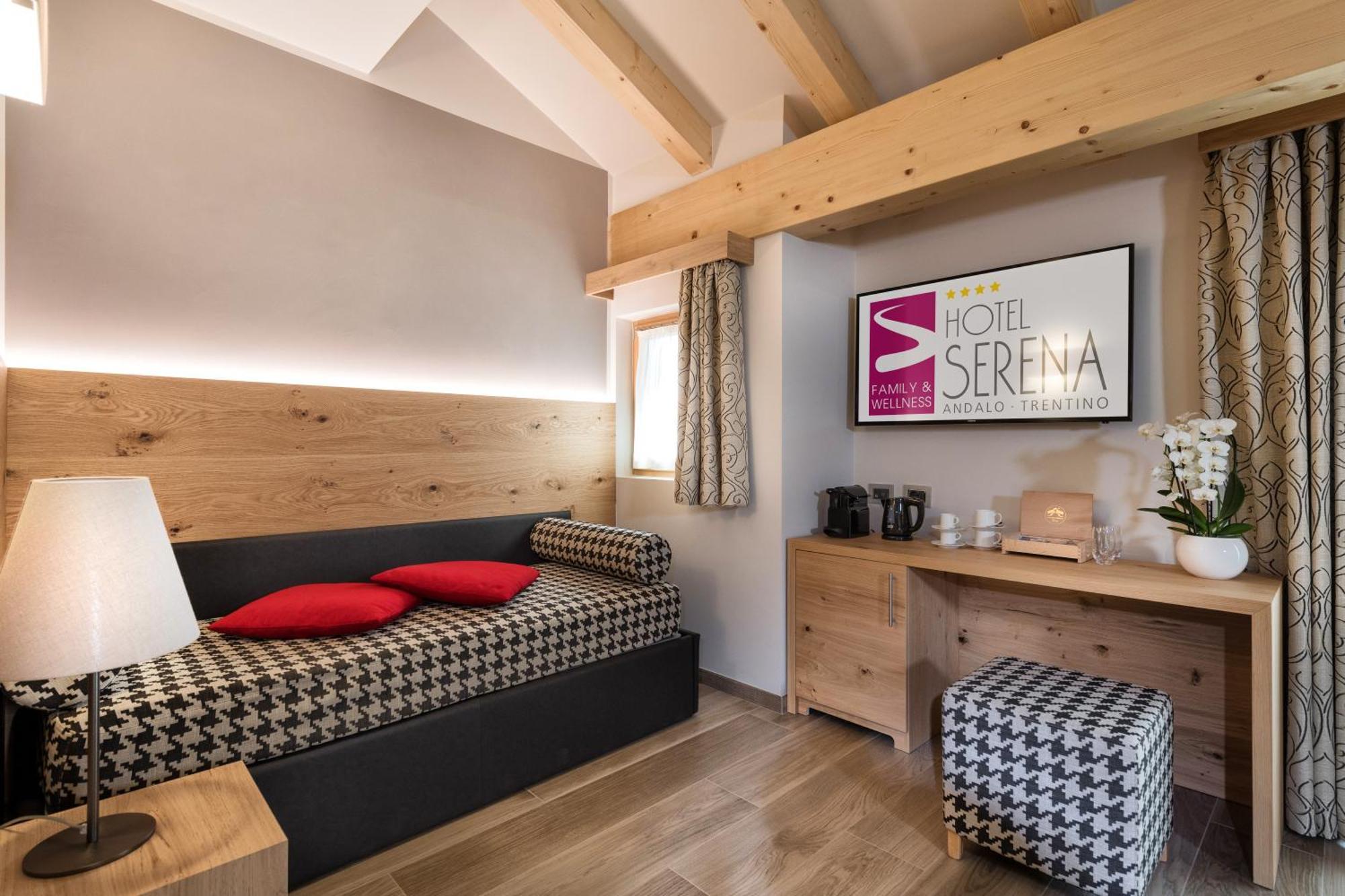 Family Hotel Serena Андало Екстериор снимка