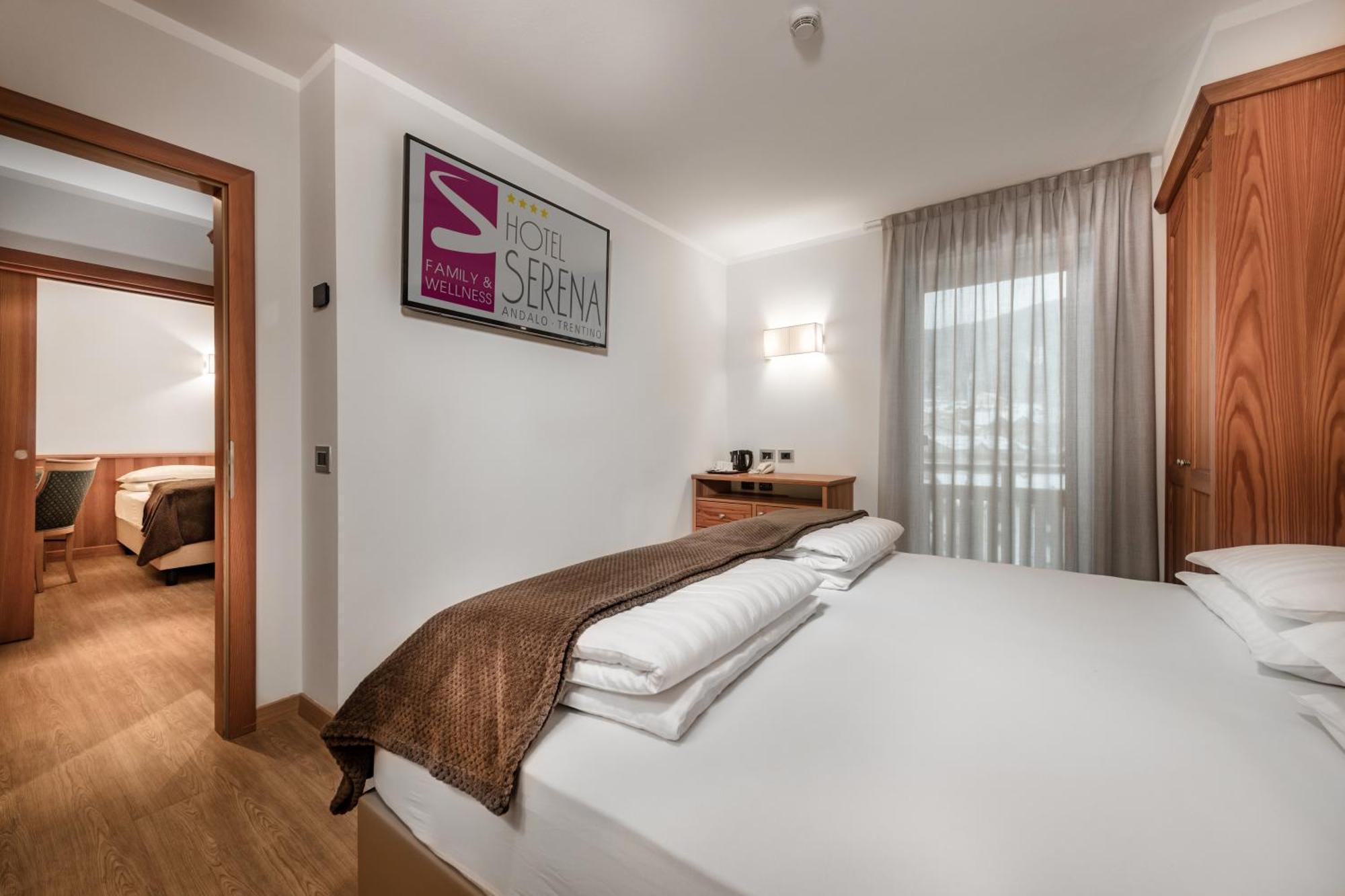 Family Hotel Serena Андало Екстериор снимка