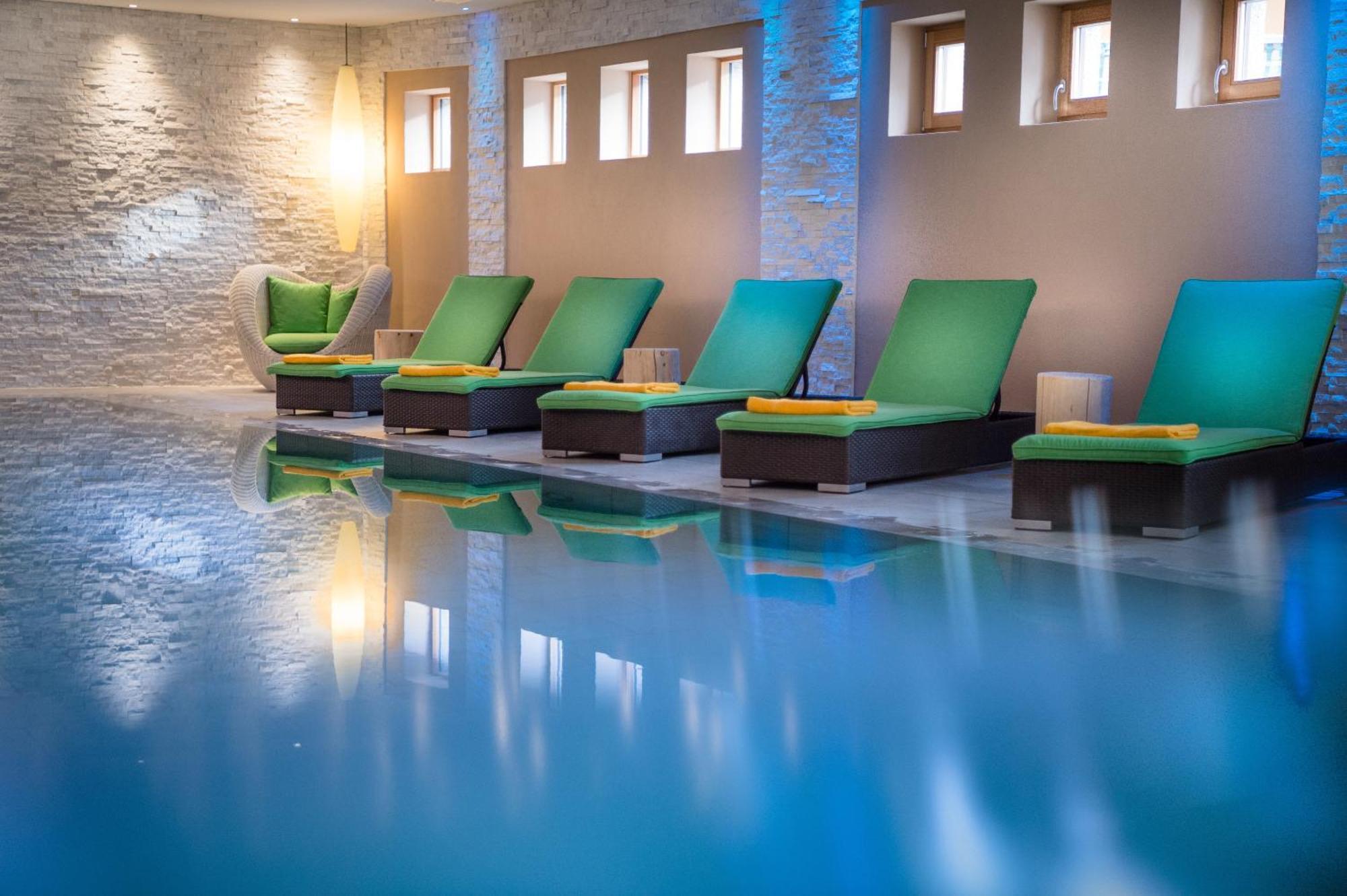 Family Hotel Serena Андало Екстериор снимка