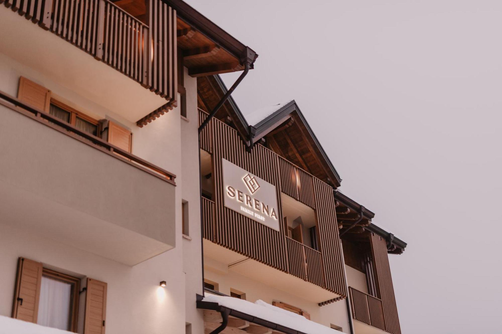 Family Hotel Serena Андало Екстериор снимка